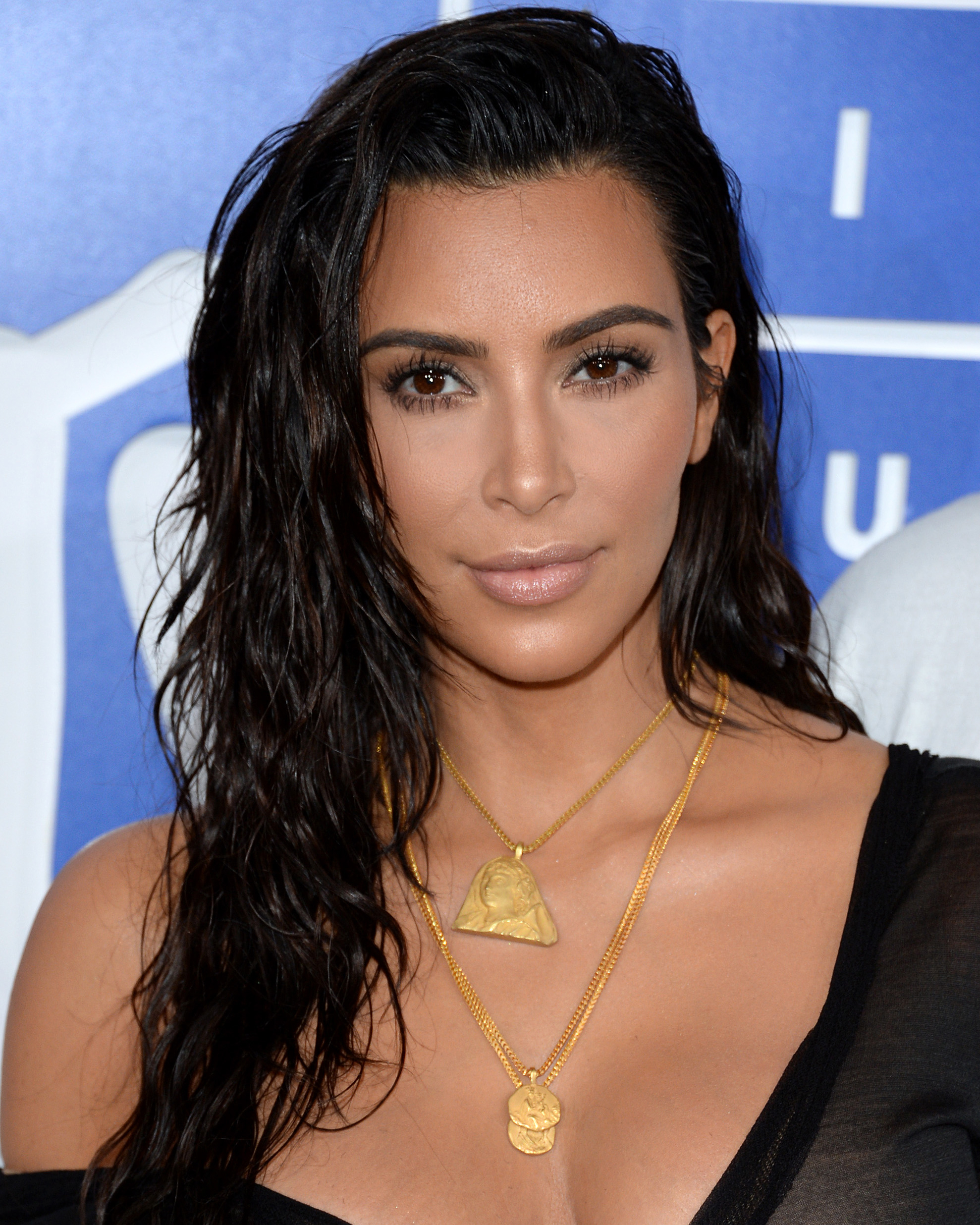 How to get wet-look beach hair à la 2016 MTV VMAs ...