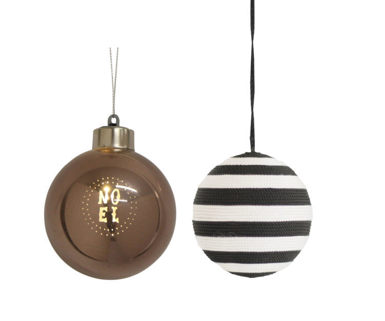 22 Monochrome Christmas Decorations For Chic Modern Style
