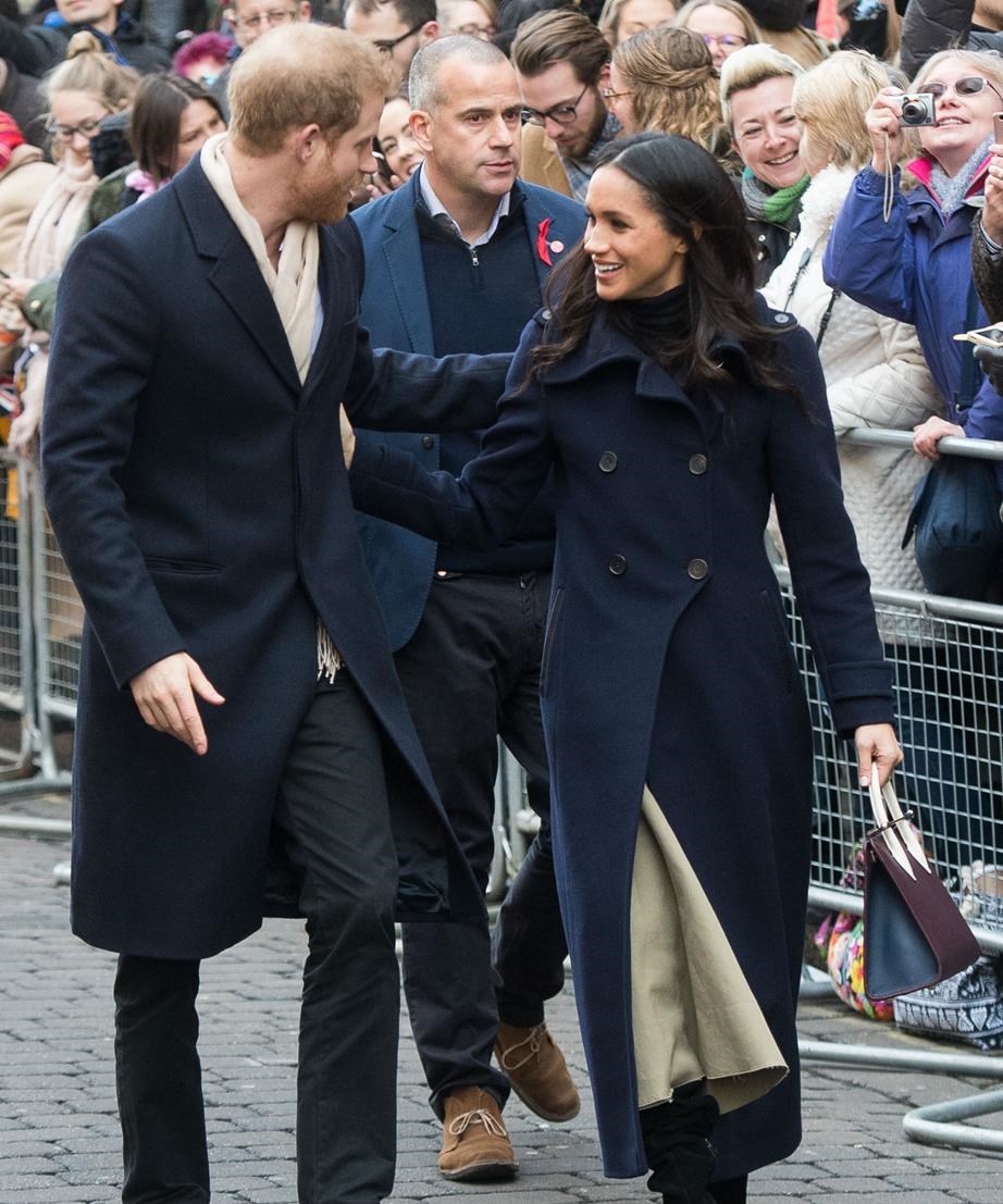 See this bag? It sold out in 11 minutes flat after Meghan was photographed toting it!