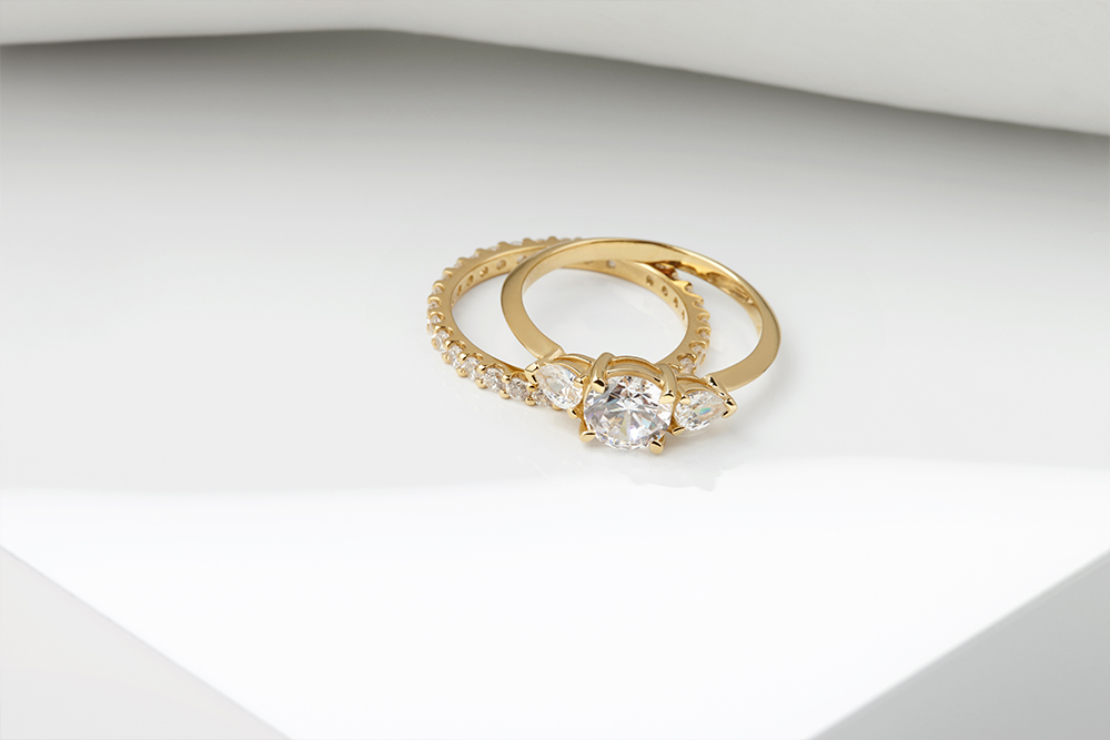 ella-drake-monarch-jewellery-aboveground-diamonds_gallery-image2_1000x600