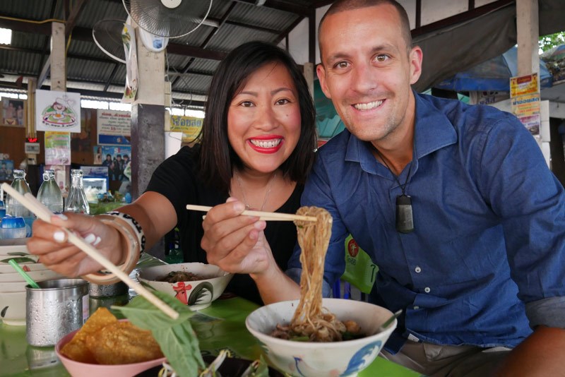 Husband-and-wife team Thomas and Sheena Southam created Chasing a Plate to share their love of travel and food.